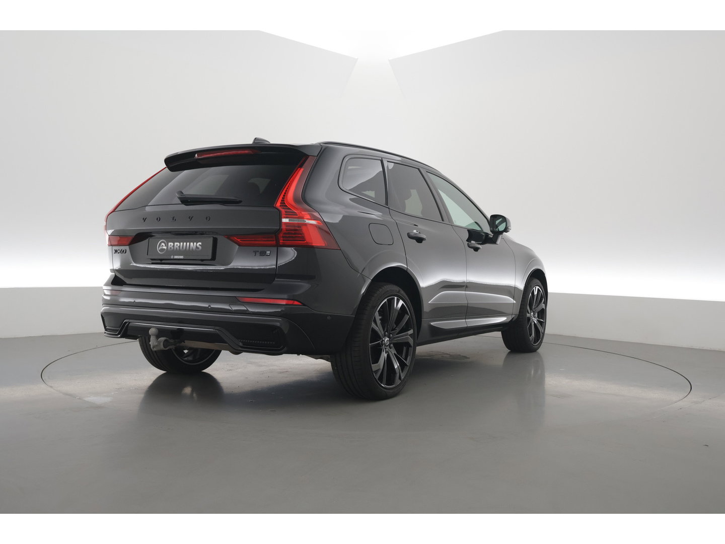 Volvo XC60 2.0 T8 Plug-in hybrid AWD Ultra Black Edition | Pano | HUD | 360Cam | Trekhaak | Harman & Kardon Audio |