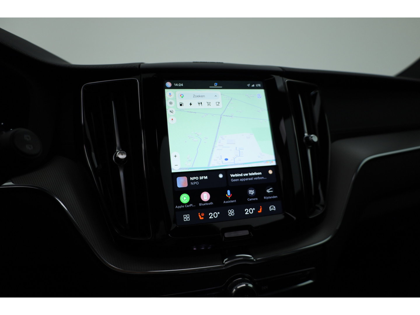 Volvo XC60 2.0 T8 Plug-in hybrid AWD Ultra Black Edition | Pano | HUD | 360Cam | Trekhaak | Harman & Kardon Audio |
