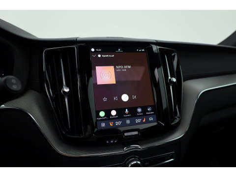 Volvo XC60 2.0 T8 Plug-in hybrid AWD Ultra Black Edition | Pano | HUD | 360Cam | Trekhaak | Harman & Kardon Audio |
