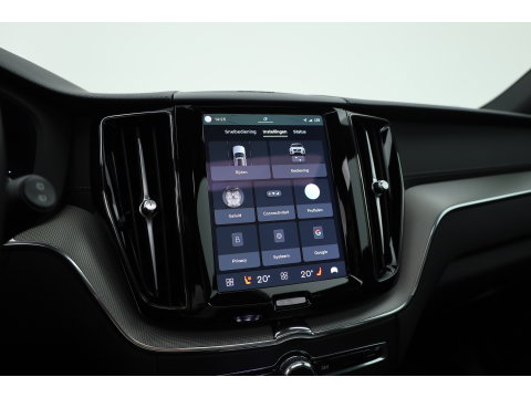Volvo XC60 2.0 T8 Plug-in hybrid AWD Ultra Black Edition | Pano | HUD | 360Cam | Trekhaak | Harman & Kardon Audio |