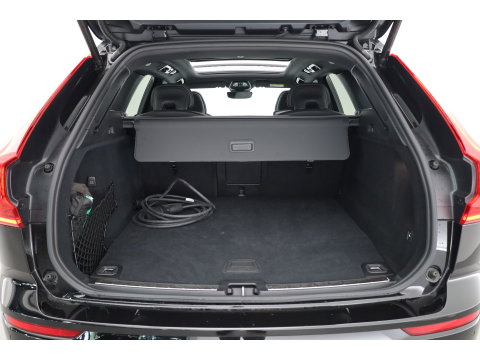 Volvo XC60 2.0 T8 Plug-in hybrid AWD Ultra Black Edition | Pano | HUD | 360Cam | Trekhaak | Harman & Kardon Audio |