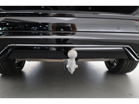 Volvo XC60 2.0 T8 Plug-in hybrid AWD Ultra Black Edition | Pano | HUD | 360Cam | Trekhaak | Harman & Kardon Audio |