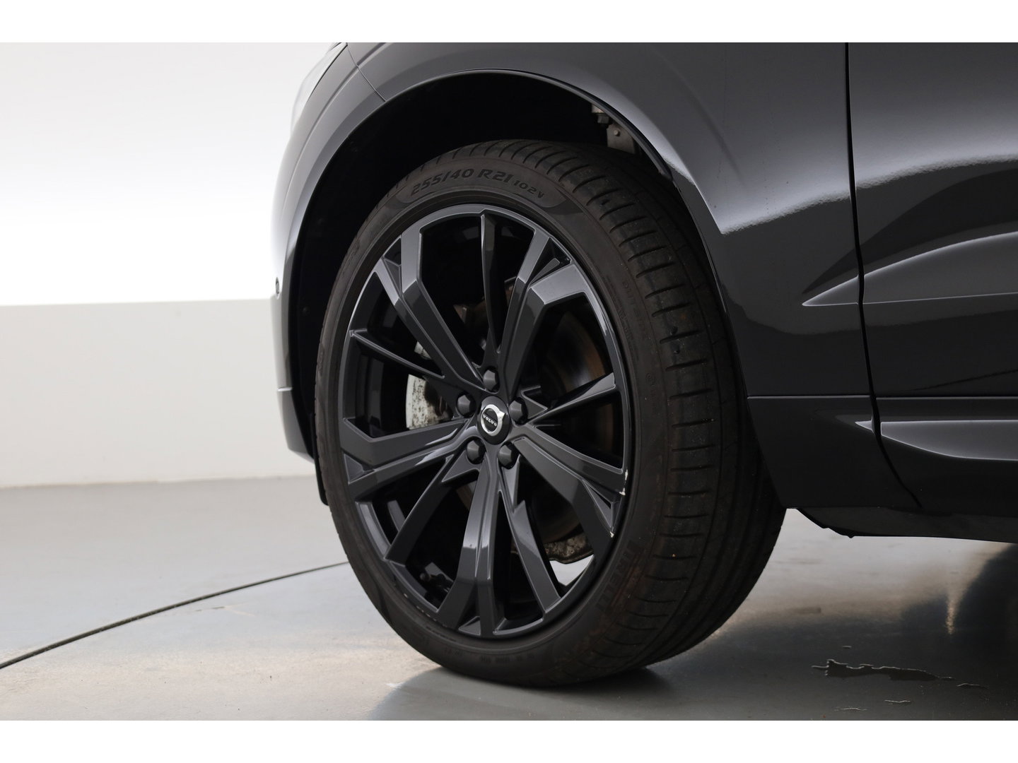 Volvo XC60 2.0 T8 Plug-in hybrid AWD Ultra Black Edition | Pano | HUD | 360Cam | Trekhaak | Harman & Kardon Audio |