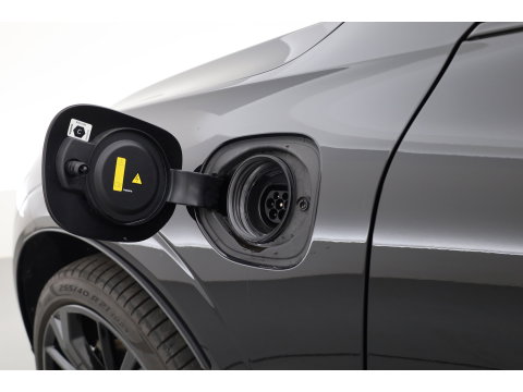 Volvo XC60 2.0 T8 Plug-in hybrid AWD Ultra Black Edition | Pano | HUD | 360Cam | Trekhaak | Harman & Kardon Audio |