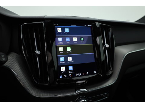 Volvo XC60 2.0 B4 R-Design | Pano | Trekhaak | 360Cam | H&K audio | Memory stoel |