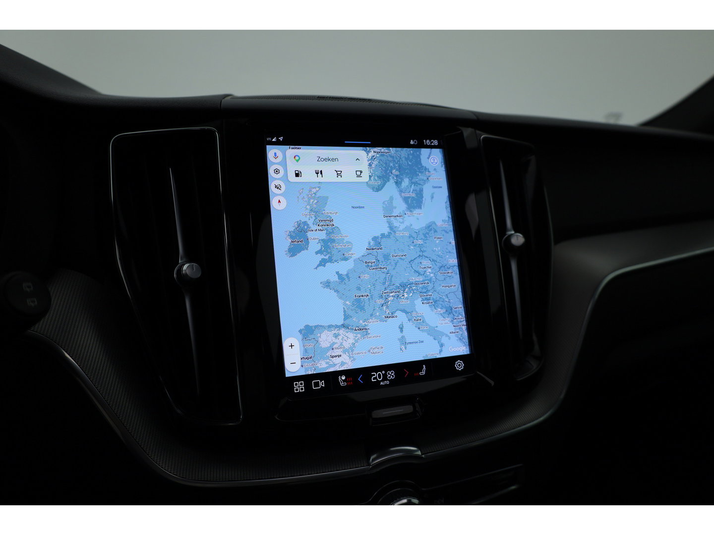 Volvo XC60 2.0 B4 R-Design | Pano | Trekhaak | 360Cam | H&K audio | Memory stoel |