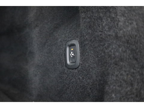 Volvo XC60 2.0 B4 R-Design | Pano | Trekhaak | 360Cam | H&K audio | Memory stoel |