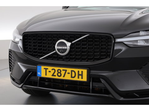 Volvo XC60 2.0 B4 R-Design | Pano | Trekhaak | 360Cam | H&K audio | Memory stoel |