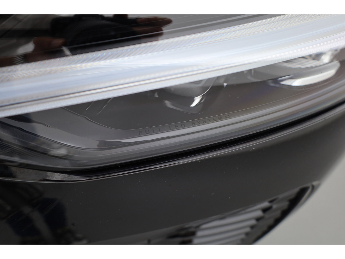 Volvo XC60 2.0 B4 R-Design | Pano | Trekhaak | 360Cam | H&K audio | Memory stoel |