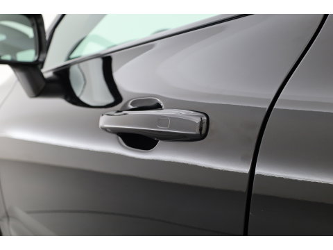 Volvo XC60 2.0 B4 R-Design | Pano | Trekhaak | 360Cam | H&K audio | Memory stoel |