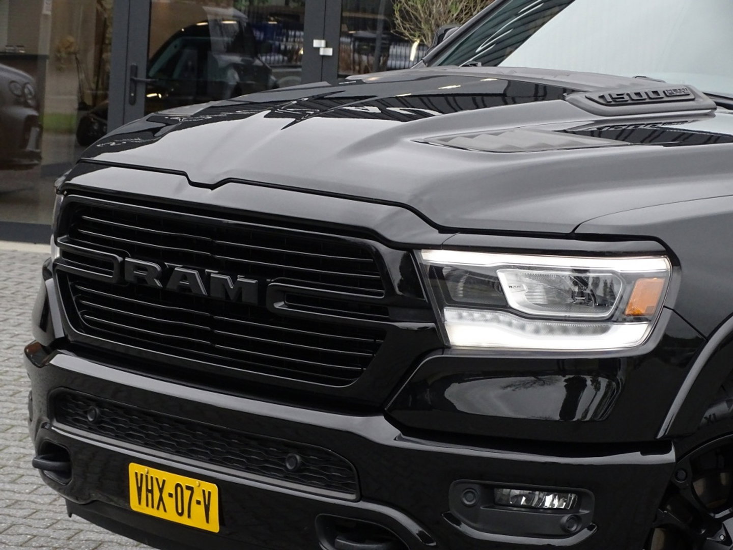 Dodge Ram 1500 5.7 V8 402PK 4x4 Laramie HEMI / LPG / grijs k / *NAP*