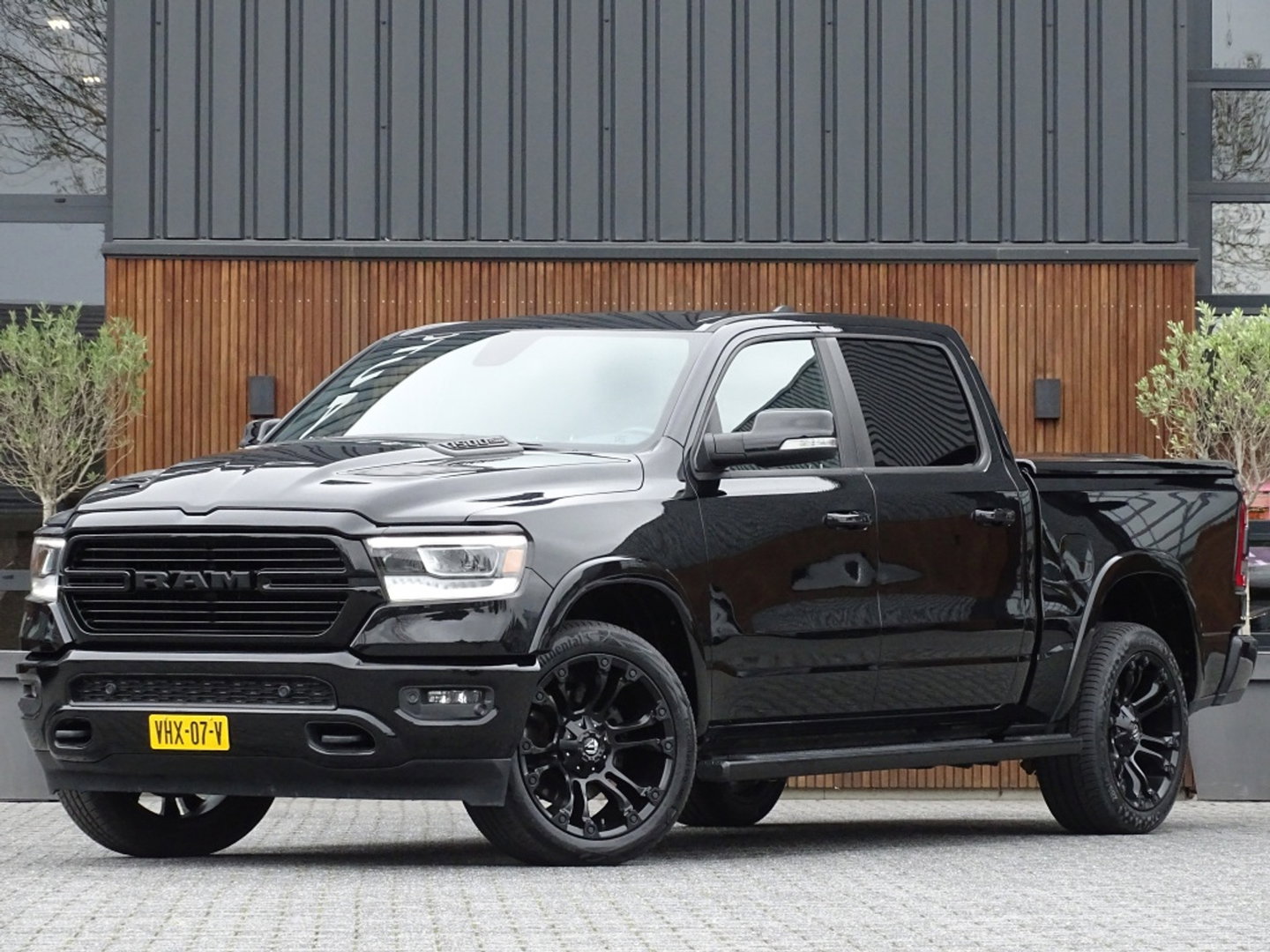 Dodge Ram 1500 5.7 V8 402PK 4x4 Laramie HEMI / LPG / grijs k / *NAP*