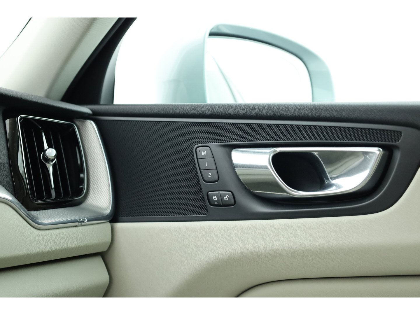 Volvo XC60 2.0 T5 AWD Inscription | Stoelvent. | Memory stoel | Blis | Camera | CarPlay |