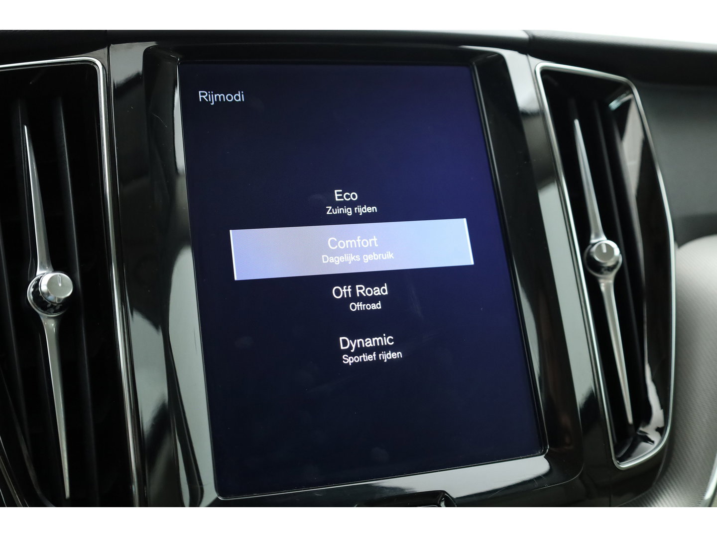 Volvo XC60 2.0 T5 AWD Inscription | Stoelvent. | Memory stoel | Blis | Camera | CarPlay |