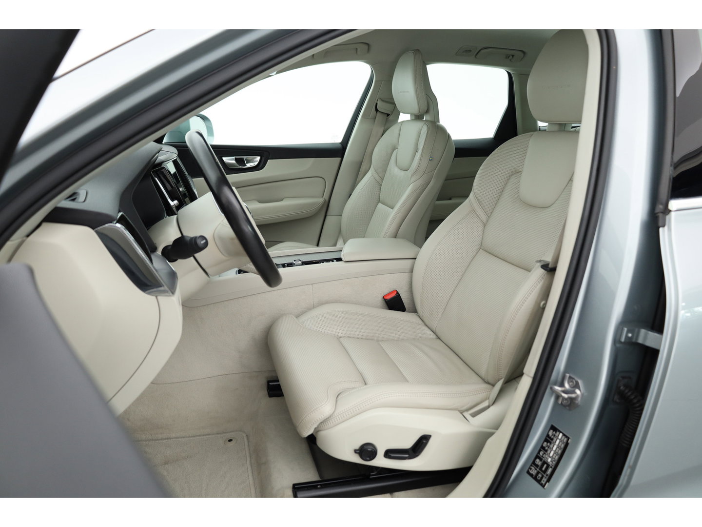 Volvo XC60 2.0 T5 AWD Inscription | Stoelvent. | Memory stoel | Blis | Camera | CarPlay |