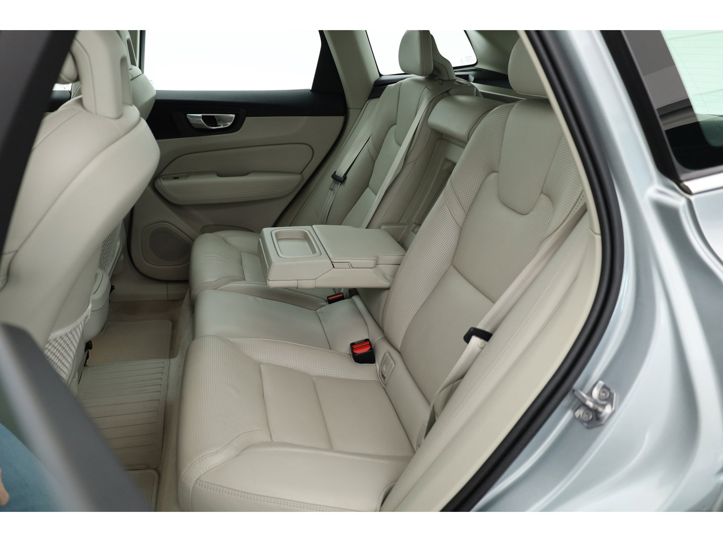 Volvo XC60 2.0 T5 AWD Inscription | Stoelvent. | Memory stoel | Blis | Camera | CarPlay |