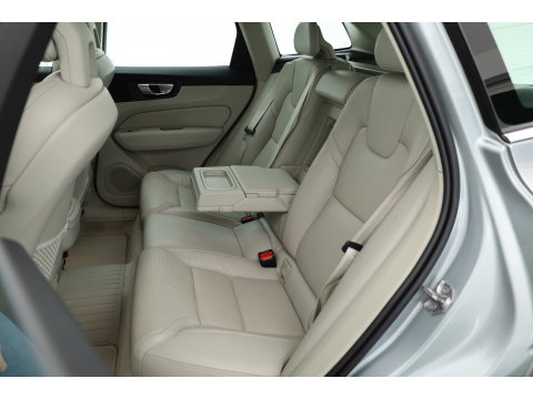 Volvo XC60 2.0 T5 AWD Inscription | Stoelvent. | Memory stoel | Blis | Camera | CarPlay |