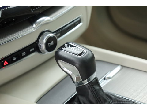 Volvo XC60 2.0 T5 AWD Inscription | Stoelvent. | Memory stoel | Blis | Camera | CarPlay |