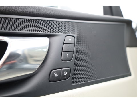 Volvo XC60 2.0 T5 AWD Inscription | Stoelvent. | Memory stoel | Blis | Camera | CarPlay |