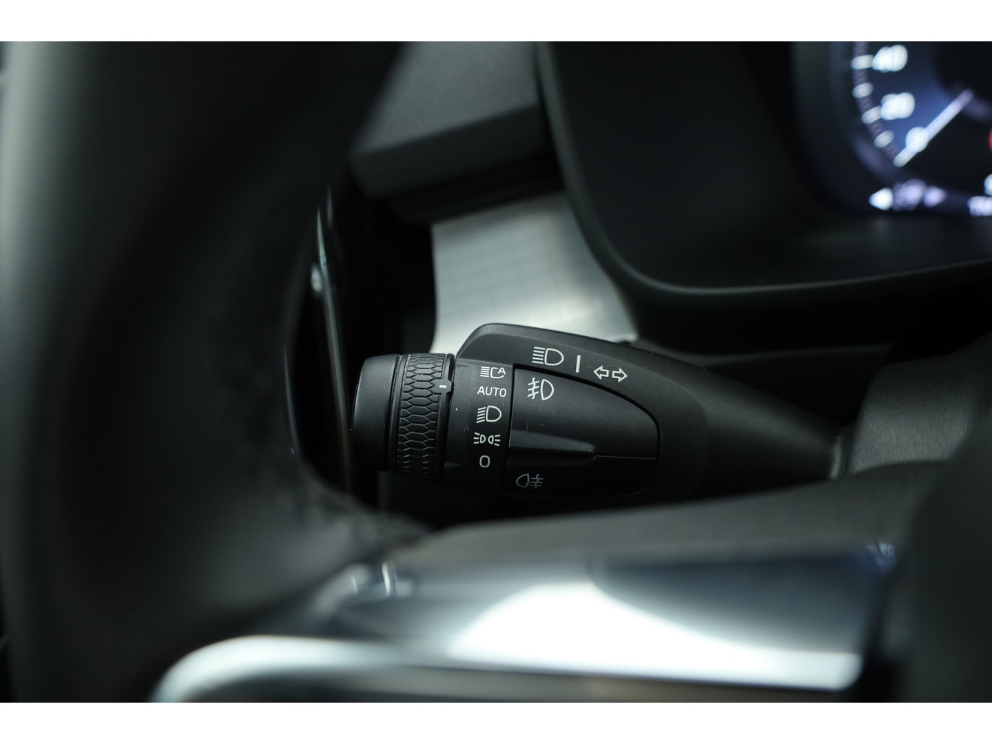 Volvo XC40 1.5 T4 Plug-in hybrid Plus Bright | Memory stoel. | H&K Audio | Pilot Assist | 360Cam |