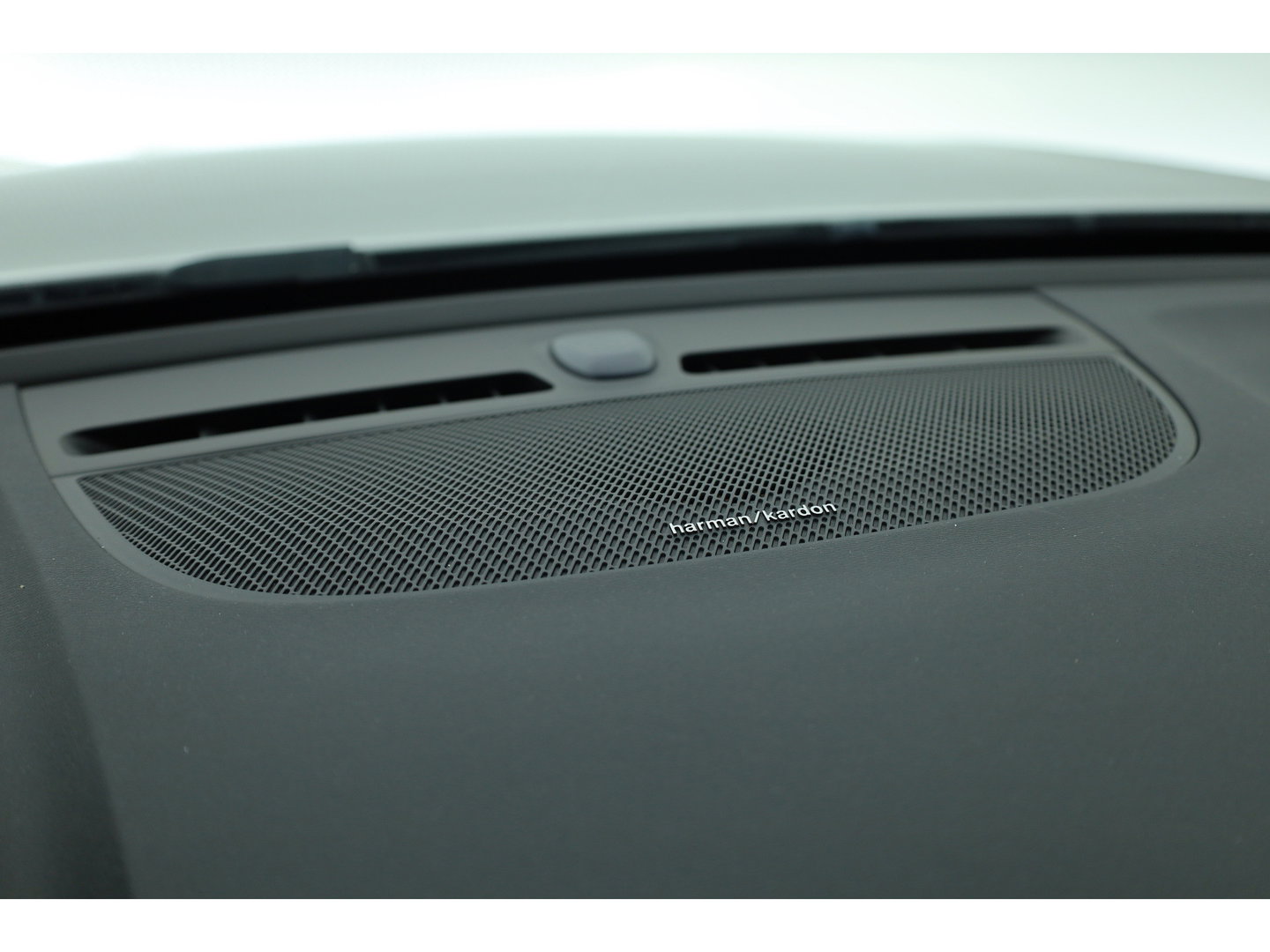 Volvo XC40 1.5 T4 Plug-in hybrid Plus Bright | Memory stoel. | H&K Audio | Pilot Assist | 360Cam |