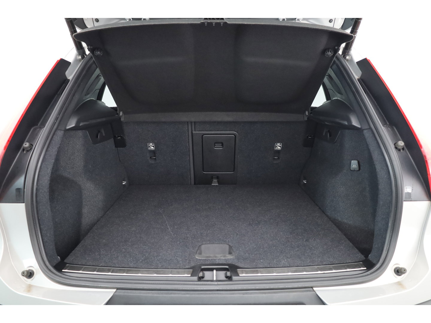 Volvo XC40 1.5 T4 Plug-in hybrid Plus Bright | Memory stoel. | H&K Audio | Pilot Assist | 360Cam |