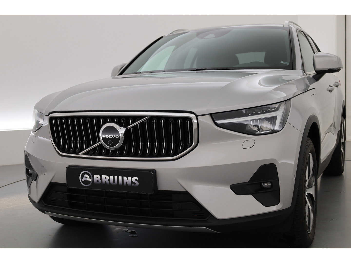 Volvo XC40 1.5 T4 Plug-in hybrid Plus Bright | Memory stoel. | H&K Audio | Pilot Assist | 360Cam |