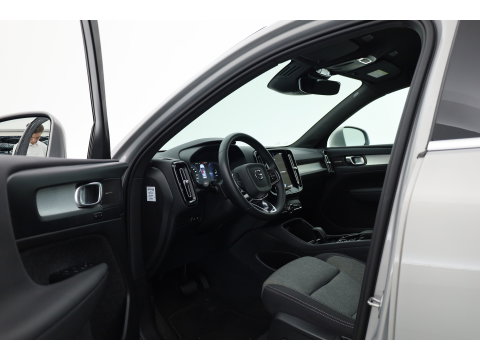 Volvo XC40 1.5 T4 Plug-in hybrid Plus Bright | Memory stoel. | H&K Audio | Pilot Assist | 360Cam |