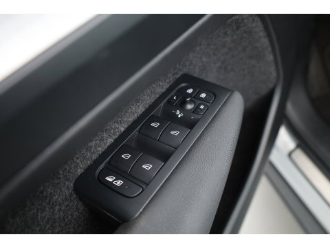 Volvo XC40 1.5 T4 Plug-in hybrid Plus Bright | Memory stoel. | H&K Audio | Pilot Assist | 360Cam |
