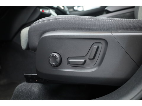 Volvo XC40 1.5 T4 Plug-in hybrid Plus Bright | Memory stoel | H&K Audio | Stoel- stuurverw. | Camera | CarPlay |