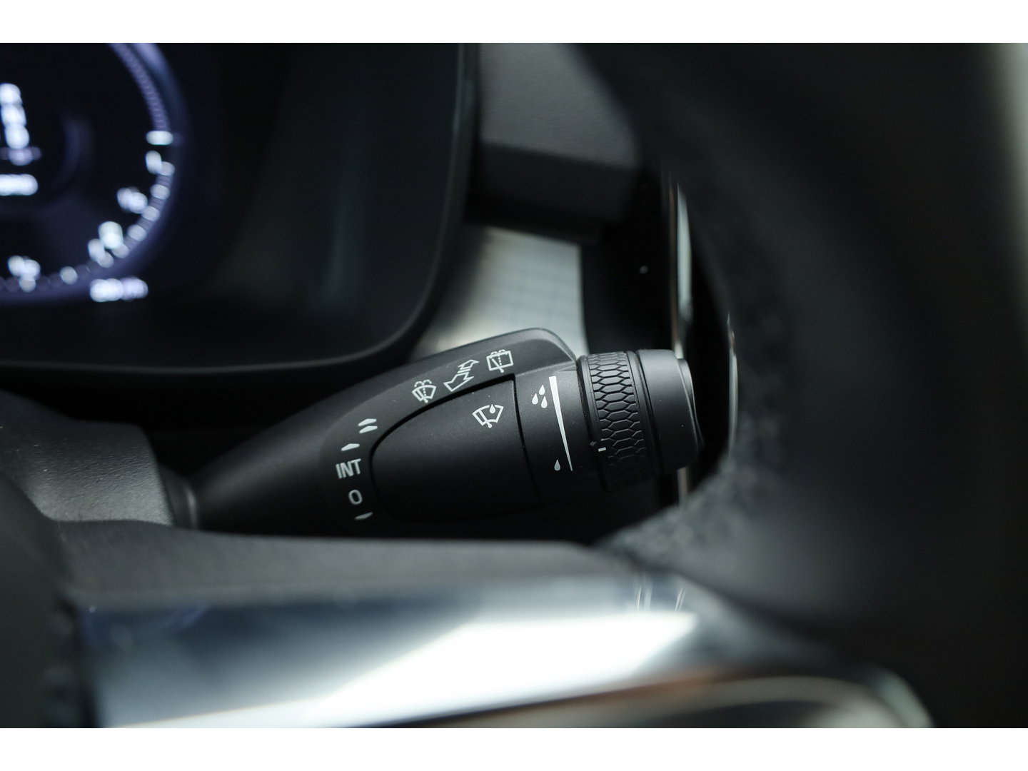 Volvo XC40 1.5 T4 Plug-in hybrid Plus Bright | Memory stoel | H&K Audio | Stoel- stuurverw. | Camera | CarPlay |