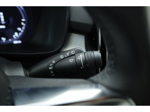 Volvo XC40 1.5 T4 Plug-in hybrid Plus Bright | Memory stoel | H&K Audio | Stoel- stuurverw. | Camera | CarPlay |