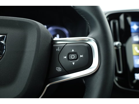 Volvo XC40 1.5 T4 Plug-in hybrid Plus Bright | Memory stoel | H&K Audio | Stoel- stuurverw. | Camera | CarPlay |