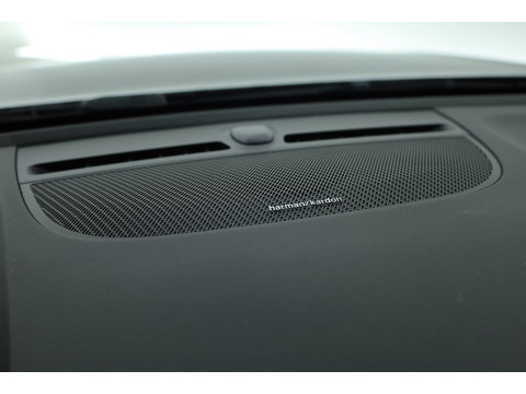 Volvo XC40 1.5 T4 Plug-in hybrid Plus Bright | Memory stoel | H&K Audio | Stoel- stuurverw. | Camera | CarPlay |