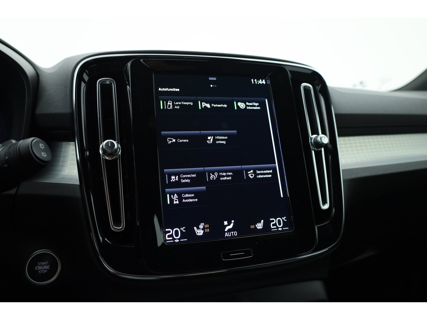Volvo XC40 1.5 T4 Plug-in hybrid Plus Bright | Memory stoel | H&K Audio | Stoel- stuurverw. | Camera | CarPlay |