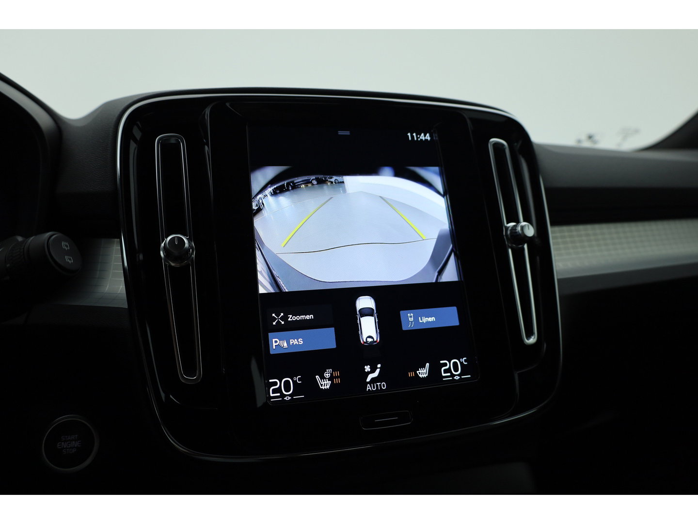 Volvo XC40 1.5 T4 Plug-in hybrid Plus Bright | Memory stoel | H&K Audio | Stoel- stuurverw. | Camera | CarPlay |