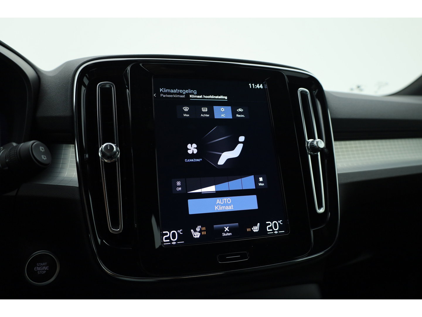 Volvo XC40 1.5 T4 Plug-in hybrid Plus Bright | Memory stoel | H&K Audio | Stoel- stuurverw. | Camera | CarPlay |