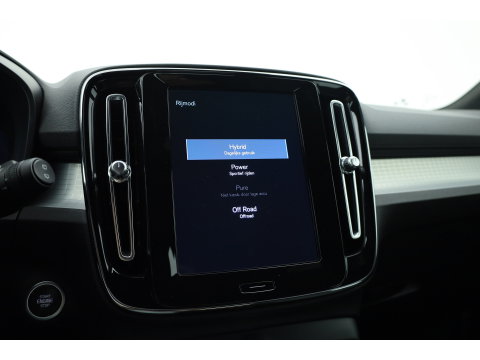 Volvo XC40 1.5 T4 Plug-in hybrid Plus Bright | Memory stoel | H&K Audio | Stoel- stuurverw. | Camera | CarPlay |