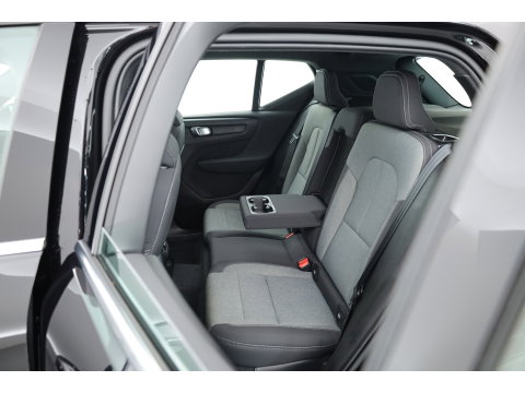 Volvo XC40 1.5 T4 Plug-in hybrid Plus Bright | Memory stoel | H&K Audio | Stoel- stuurverw. | Camera | CarPlay |