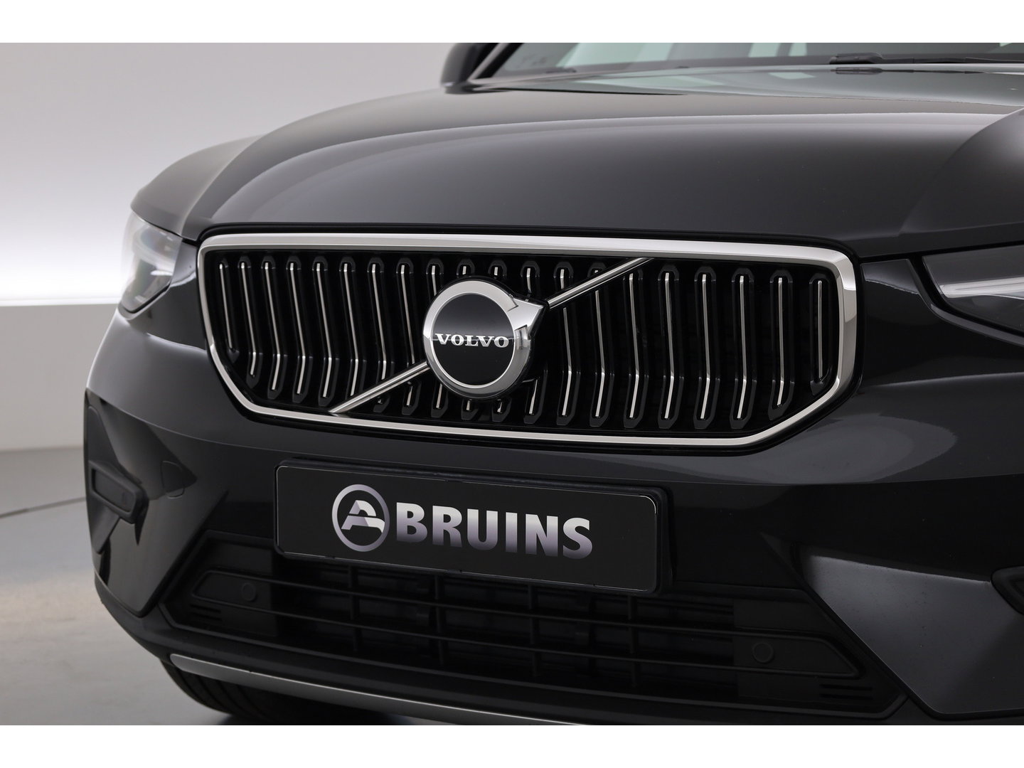 Volvo XC40 1.5 T4 Plug-in hybrid Plus Bright | Memory stoel | H&K Audio | Stoel- stuurverw. | Camera | CarPlay |