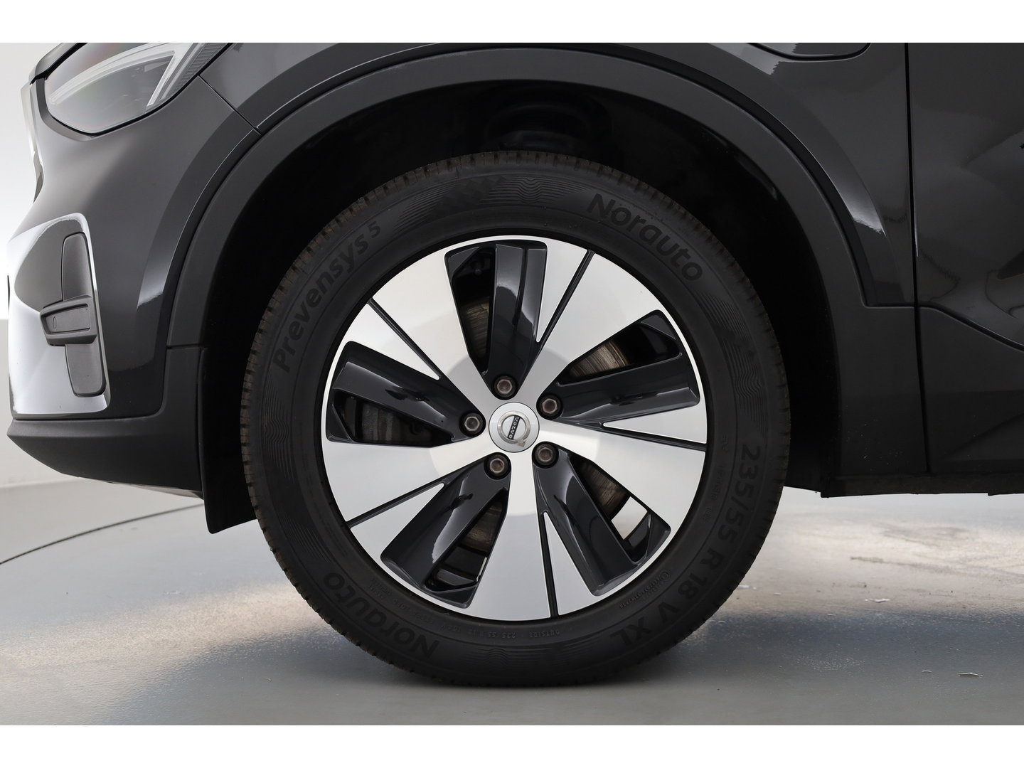 Volvo XC40 1.5 T4 Plug-in hybrid Plus Bright | Memory stoel | H&K Audio | Stoel- stuurverw. | Camera | CarPlay |