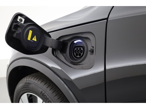 Volvo XC40 1.5 T4 Plug-in hybrid Plus Bright | Memory stoel | H&K Audio | Stoel- stuurverw. | Camera | CarPlay |
