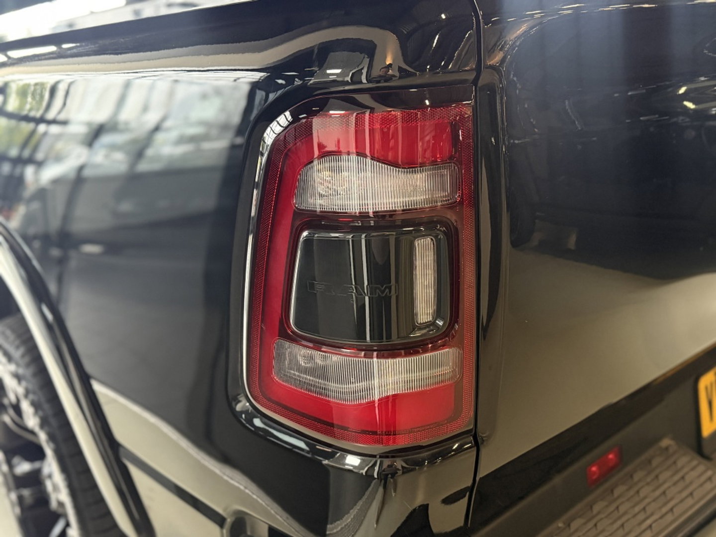 Dodge Ram 1500 5.7 V8 402PK 4x4 Laramie HEMI / LPG / grijs k / *NAP*