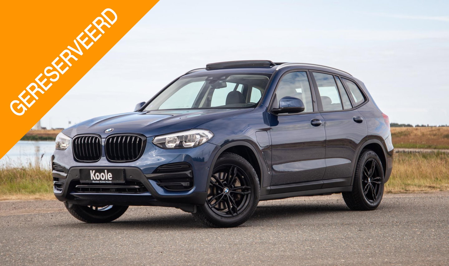 BMW X3 xDrive30e Executive BLACK LINE / PANORAMA DAK / CARPLAY / LEER / STOELVERWARMING / CAMERA