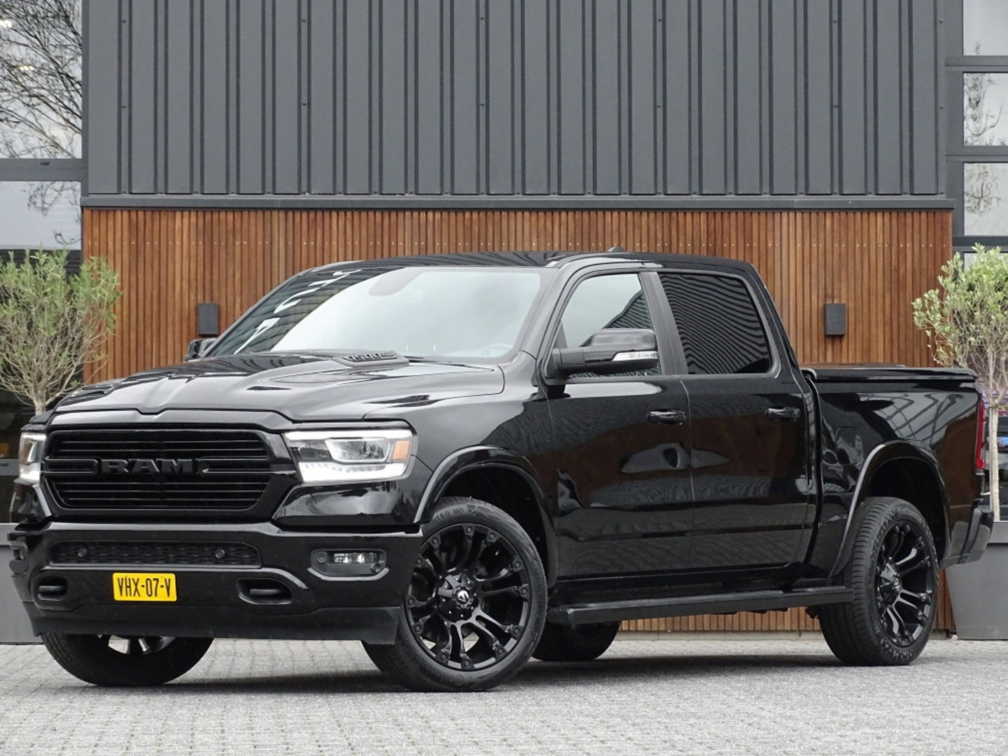 Dodge Ram 1500 5.7 V8 402PK 4x4 Laramie HEMI / LPG / grijs k / *NAP*