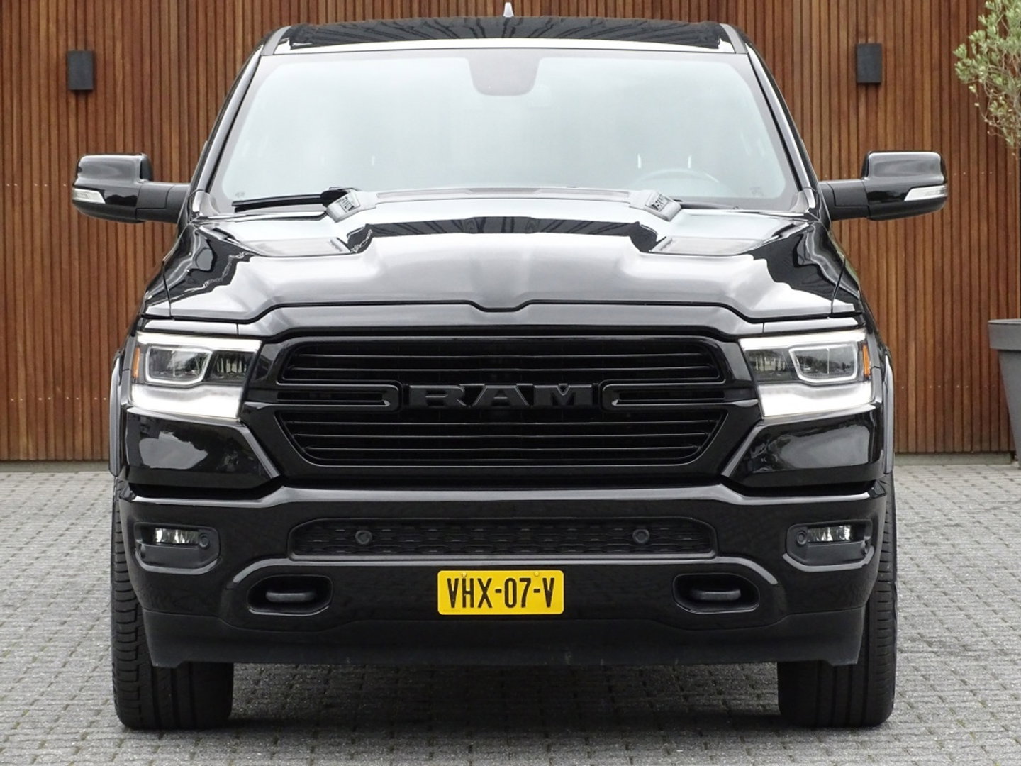 Dodge Ram 1500 5.7 V8 402PK 4x4 Laramie HEMI / LPG / grijs k / *NAP*