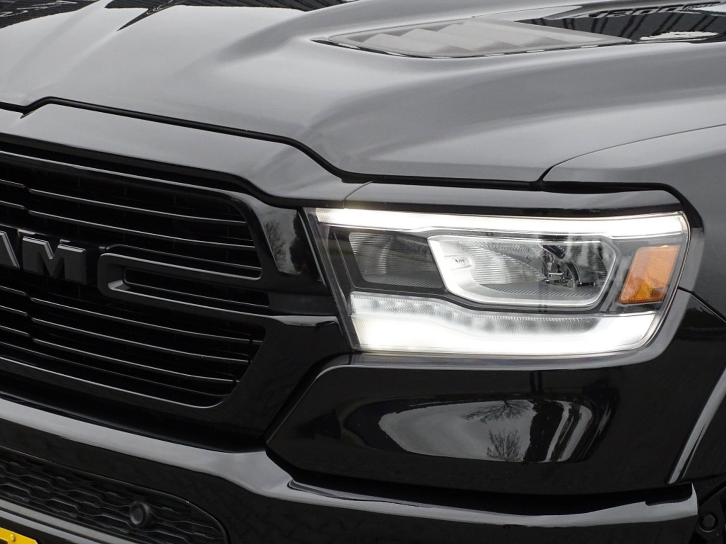 Dodge Ram 1500 5.7 V8 402PK 4x4 Laramie HEMI / LPG / grijs k / *NAP*