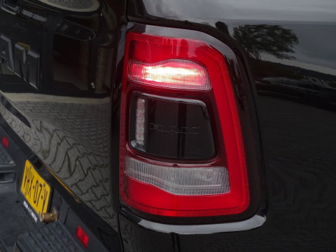 Dodge Ram 1500 5.7 V8 402PK 4x4 Laramie HEMI / LPG / grijs k / *NAP*