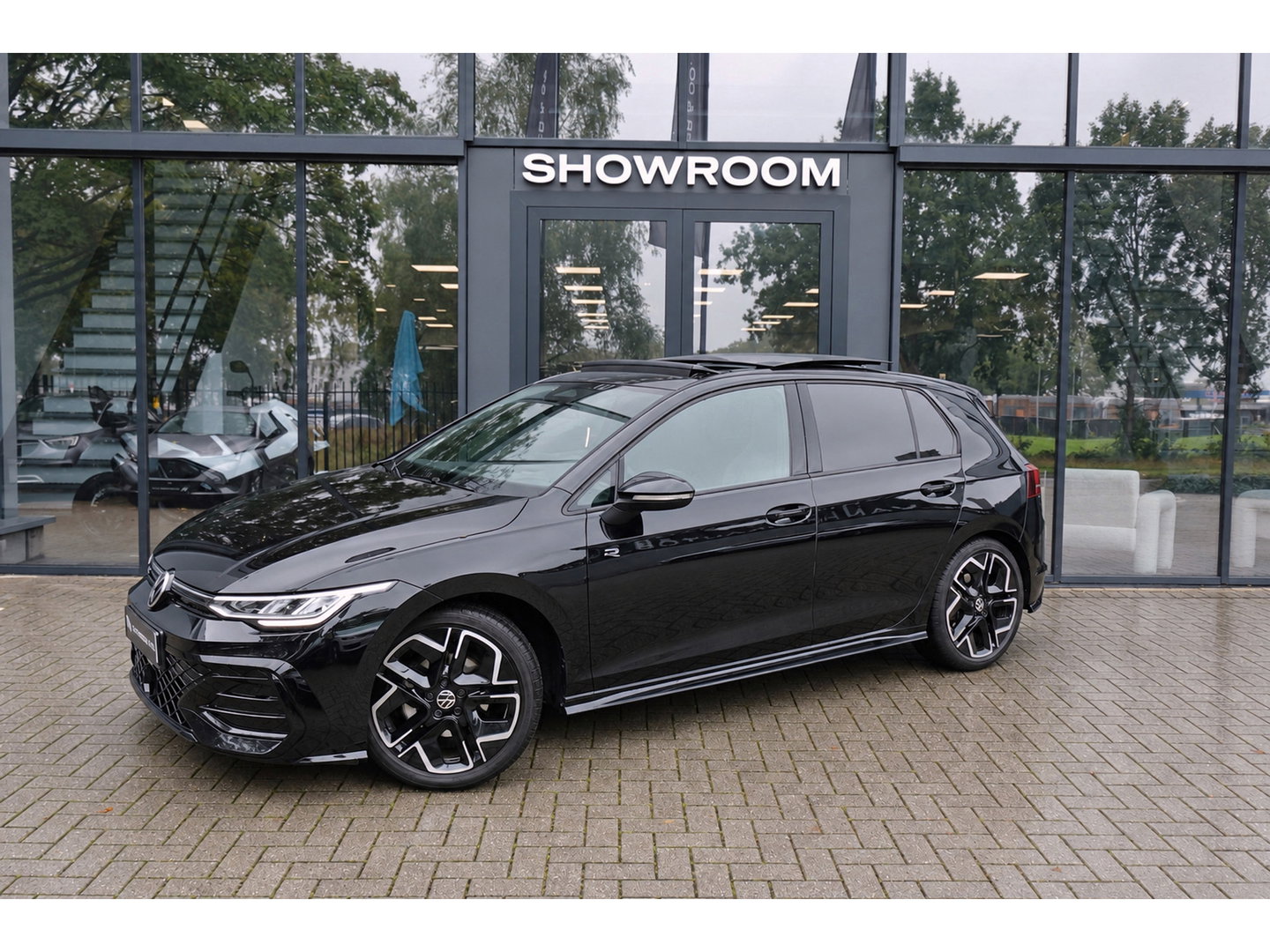 Volkswagen Golf 1.5 eTSI R-Line Edition PANO KEYLESS HUD