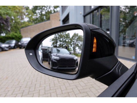 Volkswagen Golf 1.5 eTSI R-Line Edition PANO KEYLESS HUD